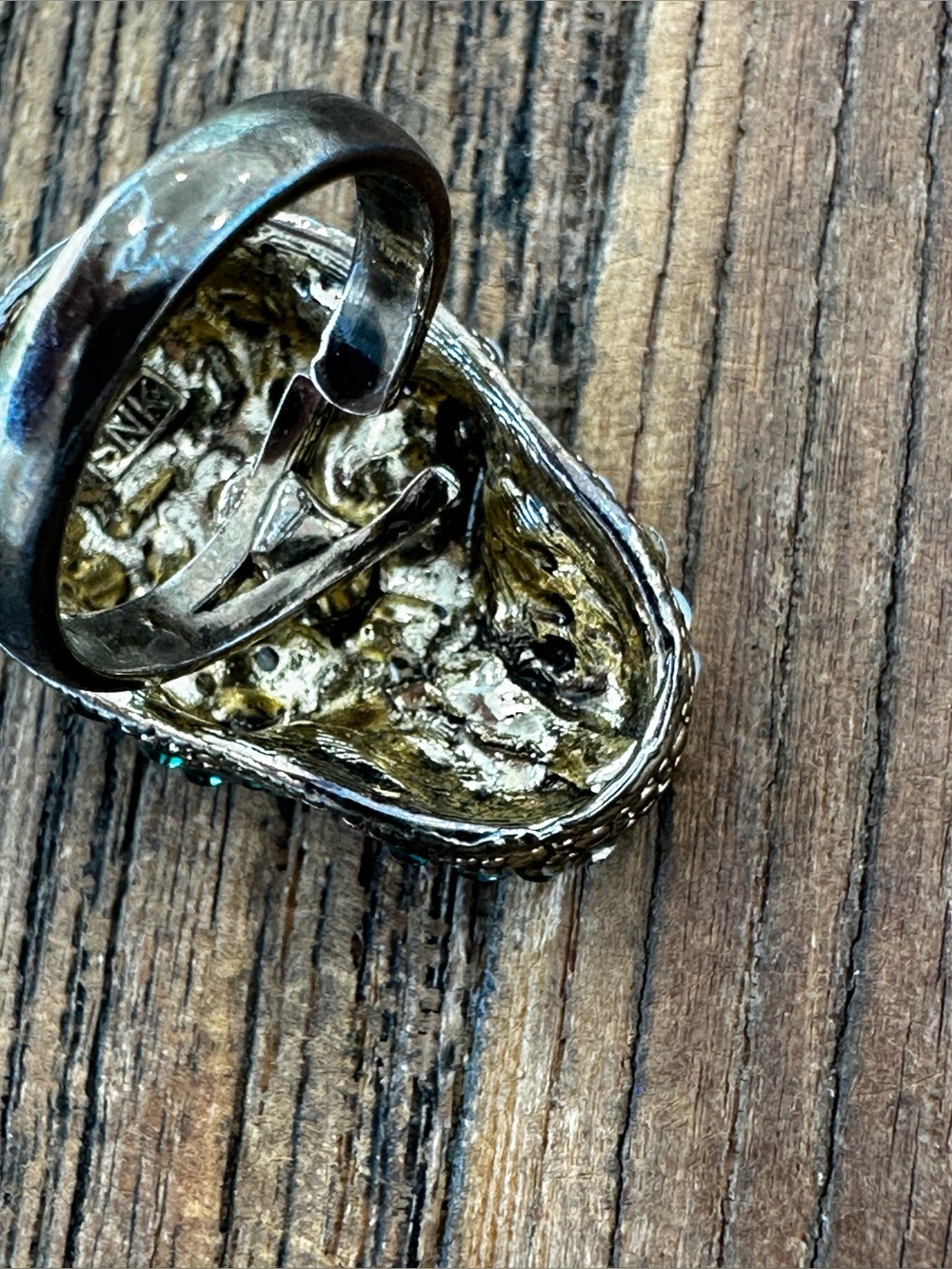 Crystal Skull Ring in White and Teal ring - Picture 3 of 6